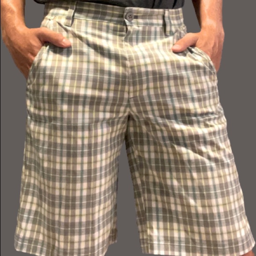 IZOD 9” Golf Shorts
